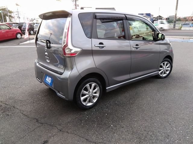 Nissan DAYZ 2017-11 27766-1