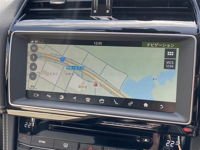 Jaguar F-PACE 2018-01 15499-5