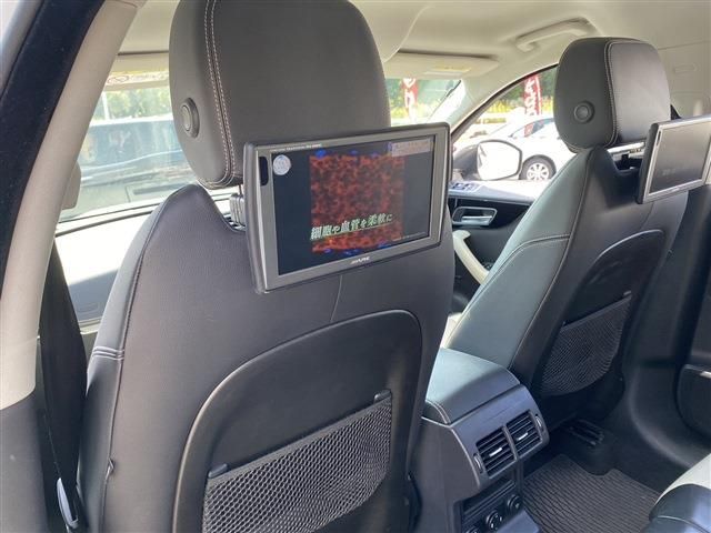 Jaguar F-PACE 2018-01 15499-13