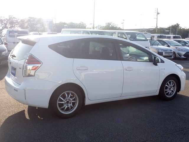 Toyota PRIUS ALPHA 2018-10 21690-6
