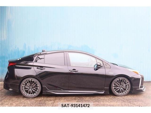 Toyota PRIUS 2019-04 346948-3