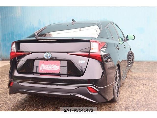 Toyota PRIUS 2019-04 346948-2