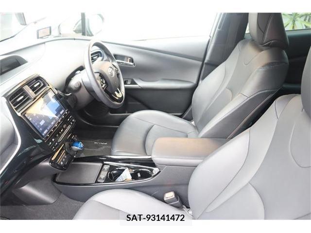 Toyota PRIUS 2019-04 346948-1