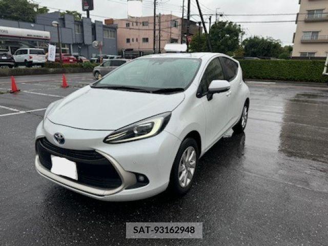 Toyota AQUA 2021-08 352156-0