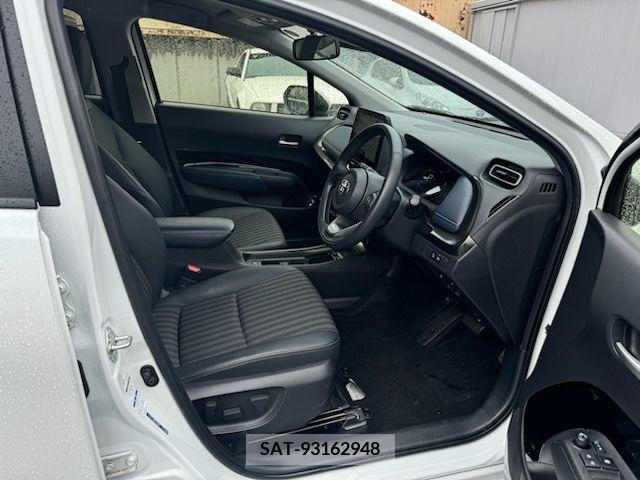 Toyota AQUA 2021-08 352156-1
