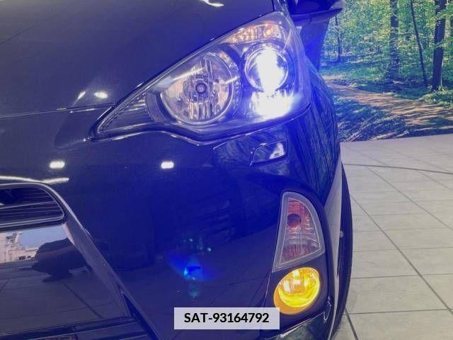 Toyota AQUA 2012-06 346470-11