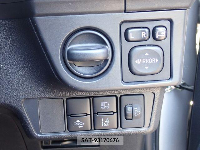 Toyota COROLLA AXIO 2019-05 358006-15