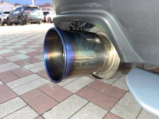 Subaru WRX STI 2017-08 192813-2