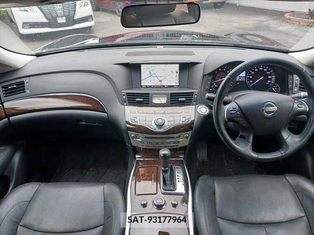Nissan FUGA 2010-01 353737-1