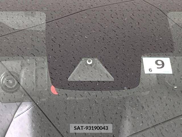 Toyota PRIUS 2017-09 366569-5