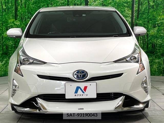 Toyota PRIUS 2017-09 366569-15
