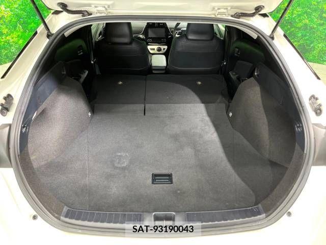 Toyota PRIUS 2017-09 366569-12