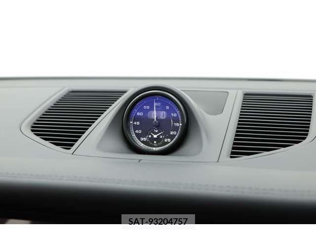 Porsche MACAN 2024-06 366245-1