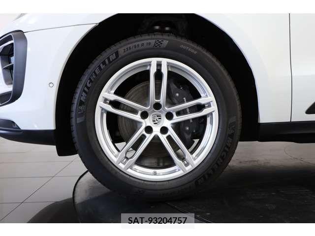 Porsche MACAN 2024-06 366245-4