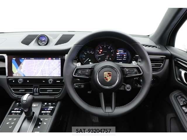 Porsche MACAN 2024-06 366245-11