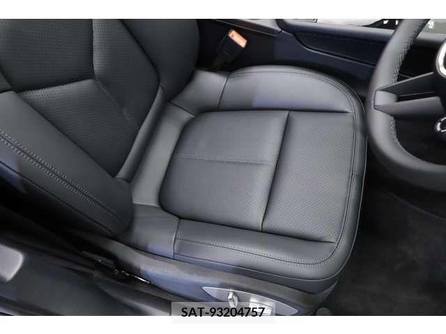 Porsche MACAN 2024-06 366245-7
