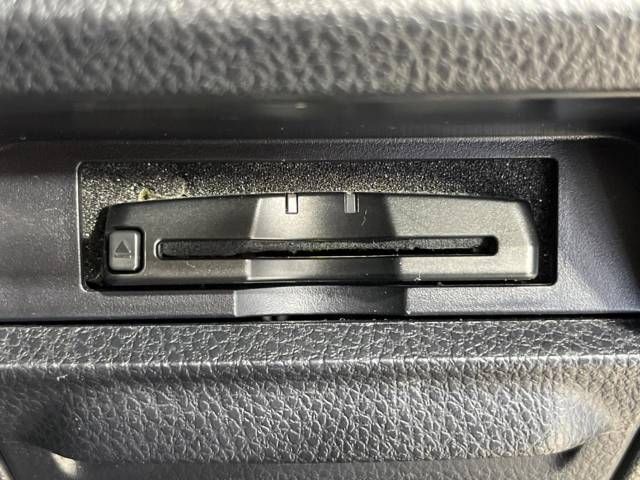 Toyota VOXY 2015-06 186748-5