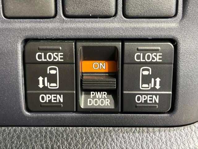 Toyota VOXY 2015-06 186748-4