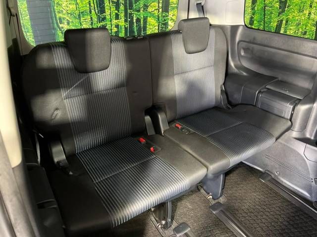Toyota VOXY 2015-06 186748-10