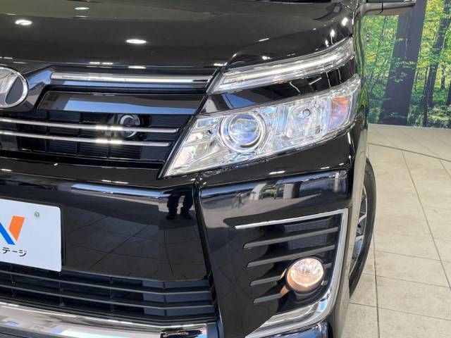 Toyota VOXY 2015-06 186748-13
