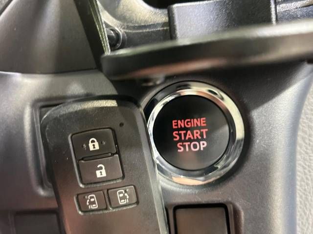 Toyota VOXY 2015-06 186748-6