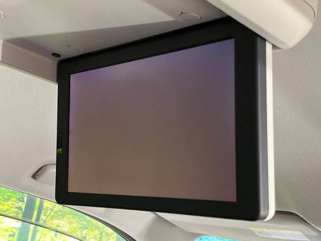 Nissan ELGRAND 2017-04 192978-3