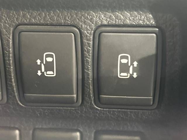 Nissan ELGRAND 2017-04 192978-6