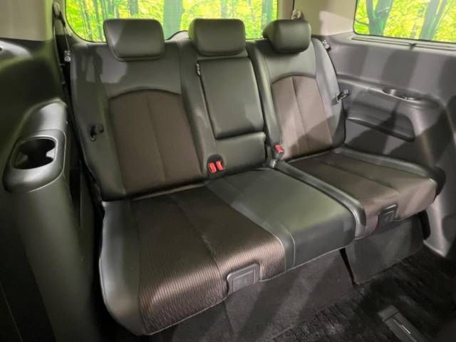 Nissan ELGRAND 2017-04 192978-9