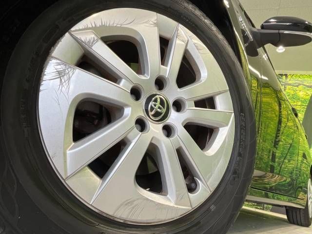 Toyota PRIUS 2017-09 183382-12