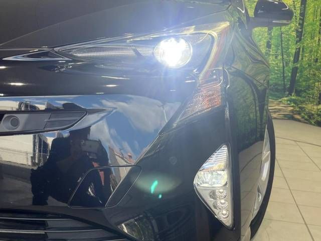 Toyota PRIUS 2017-09 183382-11