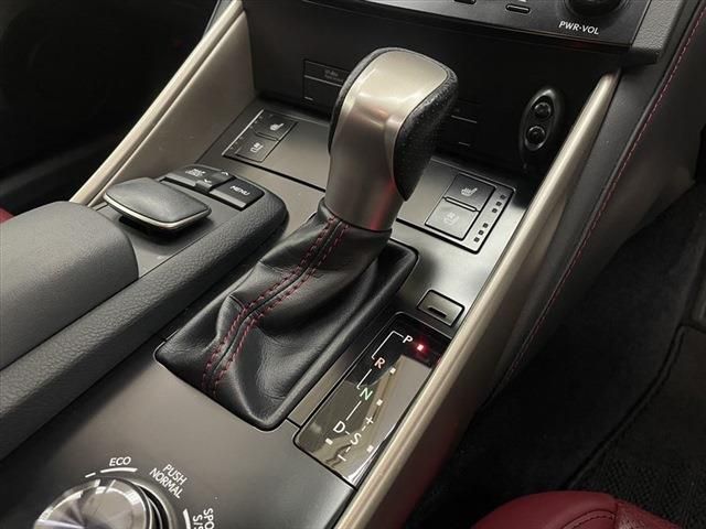 Lexus IS 2013-09 194381-25