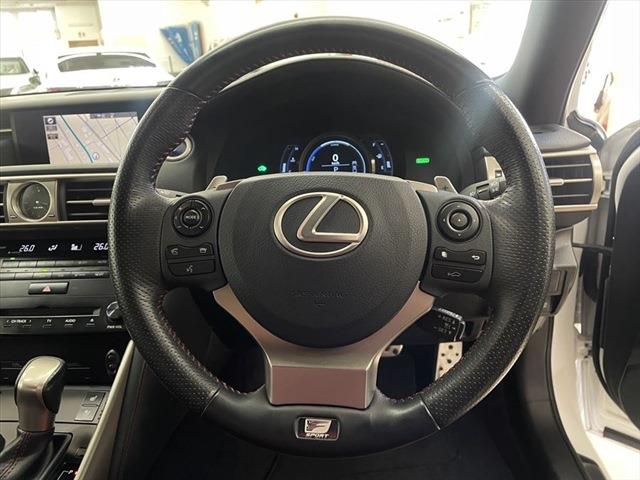 Lexus IS 2013-09 194381-24