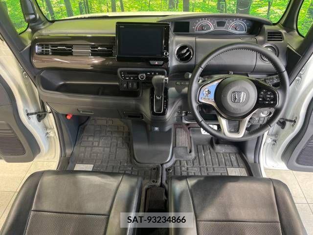 Honda N BOX CUSTOM 2018-01 278891-1