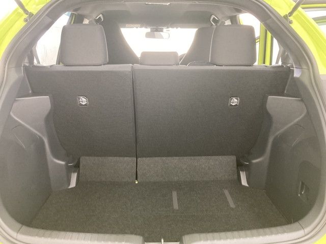 Toyota YARIS 2020-09 28028-12