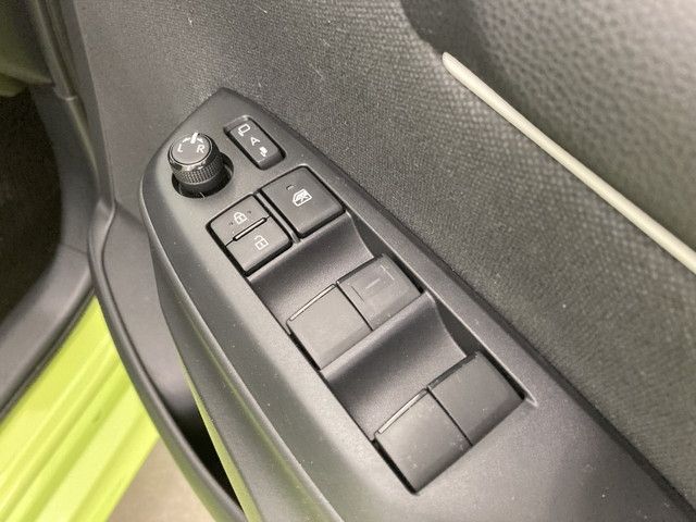 Toyota YARIS 2020-09 28028-20