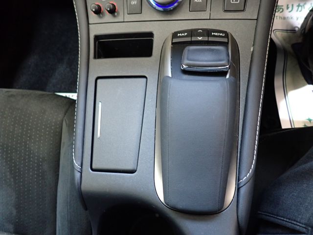 Lexus CT 2022-10 186625-24