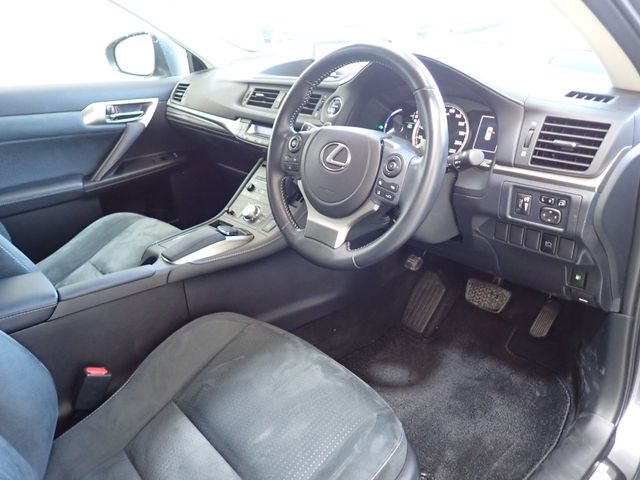 Lexus CT 2022-10 186625-1