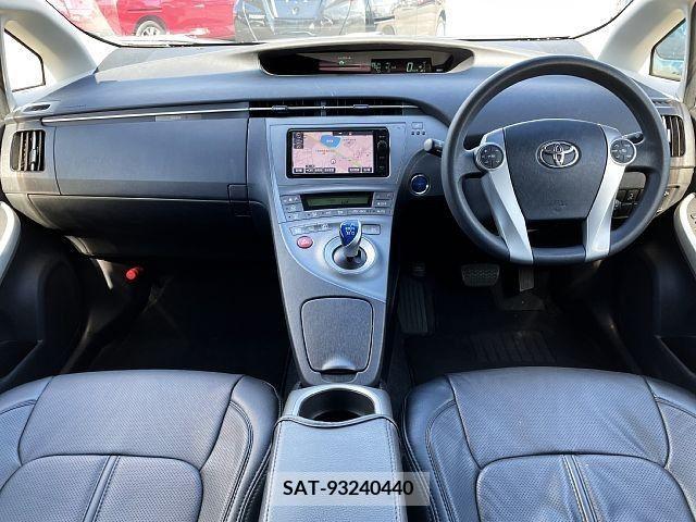 Toyota PRIUS 2014-07 216508-1