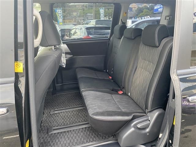 Toyota VOXY 2012-06 3465-4