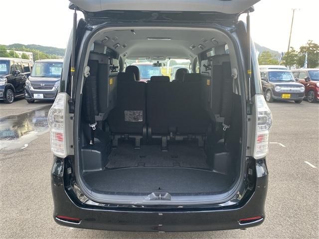 Toyota VOXY 2012-06 3465-7
