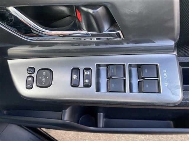 Toyota VOXY 2012-06 3465-26
