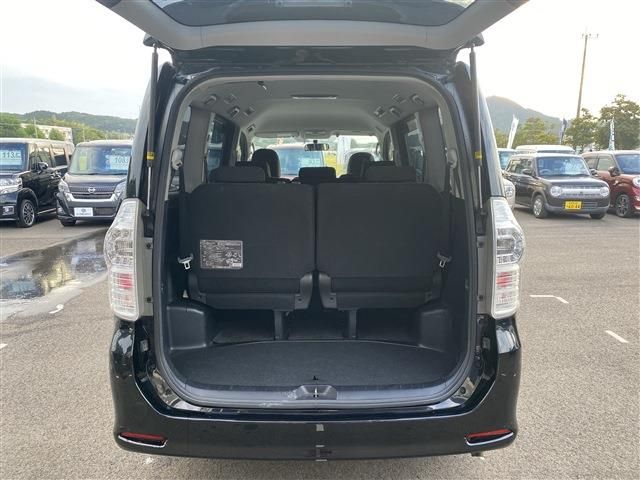 Toyota VOXY 2012-06 3465-6