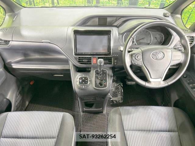 Toyota NOAH 2014-08 321697-1
