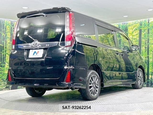 Toyota NOAH 2014-08 321697-17