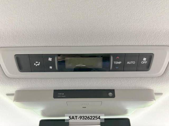 Toyota NOAH 2014-08 321697-6
