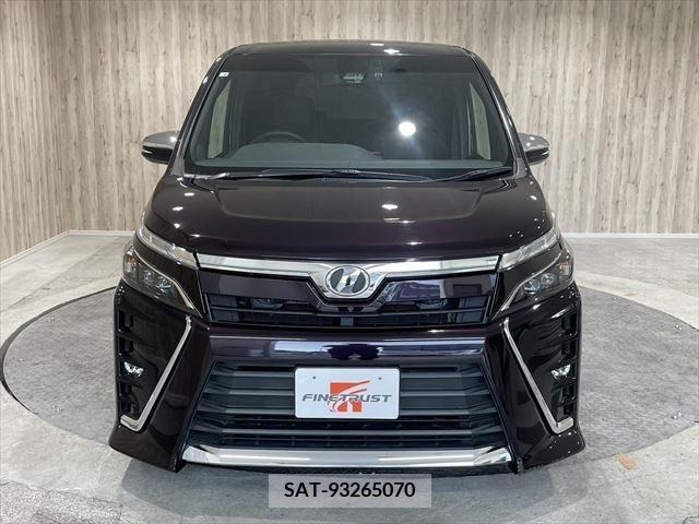 Toyota VOXY 2018-08 221948-1