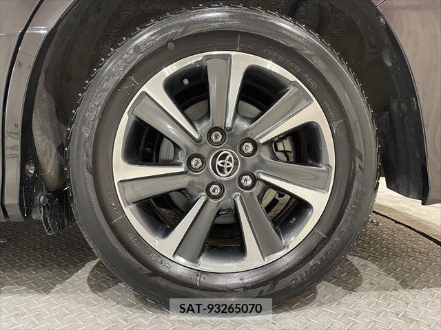 Toyota VOXY 2018-08 221948-16