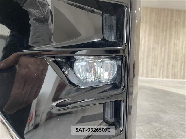 Toyota VOXY 2018-08 221948-11