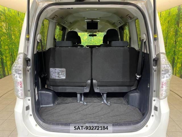 Toyota VOXY 2011-12 256259-11