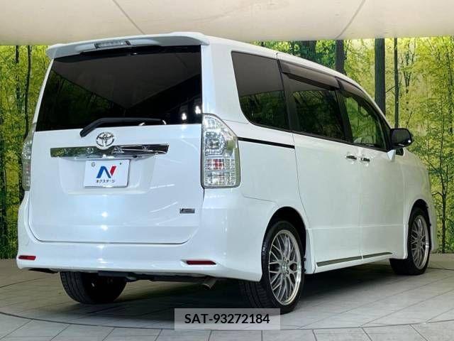 Toyota VOXY 2011-12 256259-18